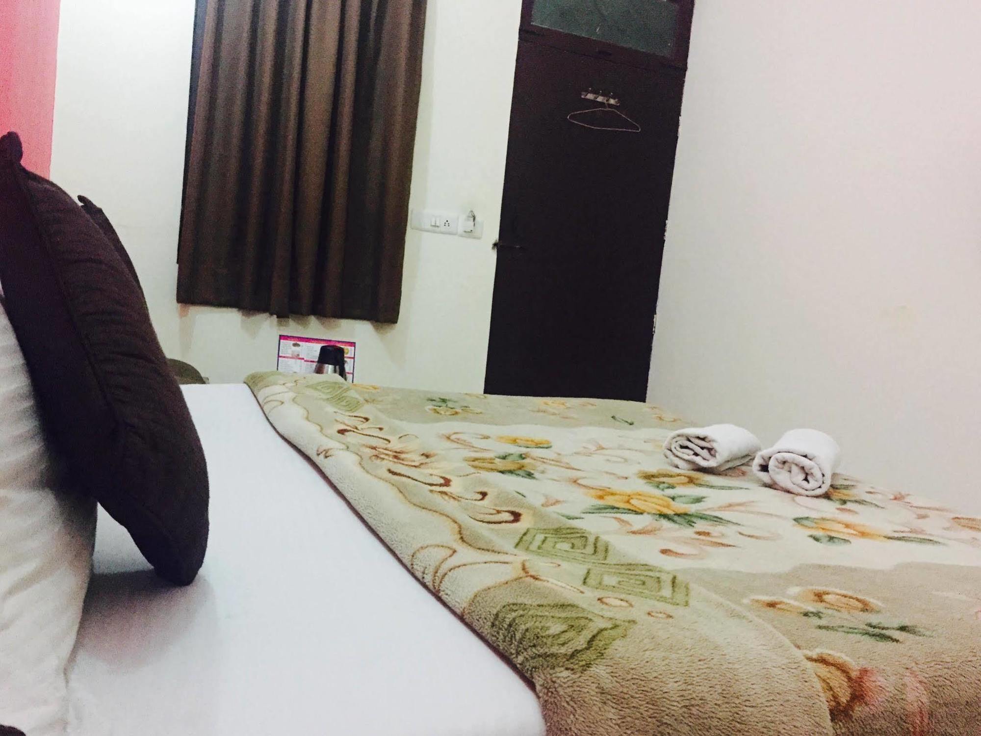 Super Hotel O Global นิวเดลี ภายนอก รูปภาพ