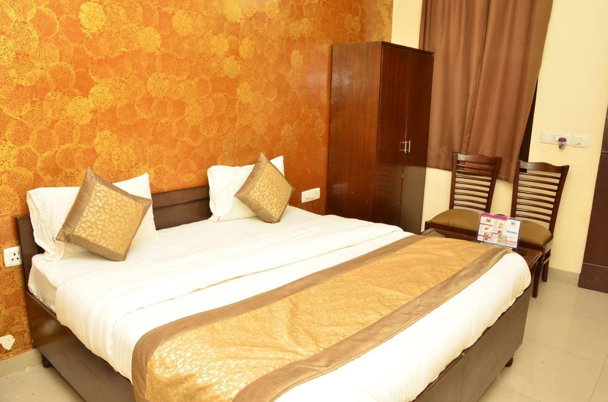 Super Hotel O Global นิวเดลี ภายนอก รูปภาพ